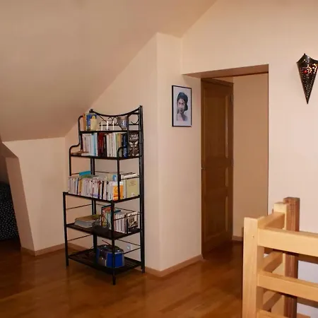 Maison Familiale Charmante à Avec Jardin Et Loisirs *